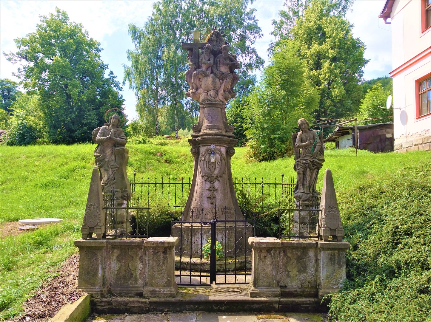 Nejsvětější Trojice, Teplice nad Metují