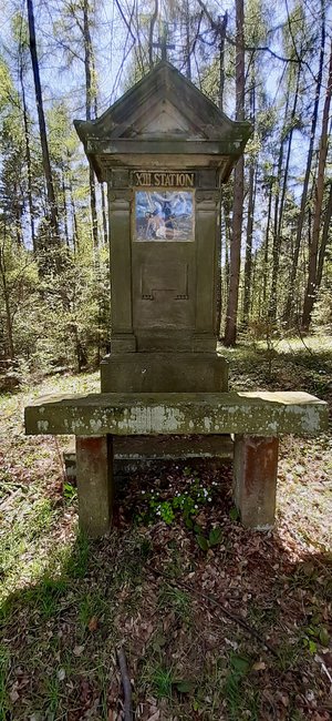 Křížová cesta u kaple sv. Anny v Martínkovicích