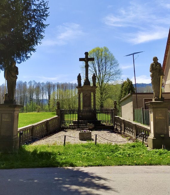 Sousoší tzv. Křížové skupiny, Křinice