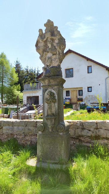 Sousoší Nejsvětější Trojice - Korunování Panny Marie, Křinice